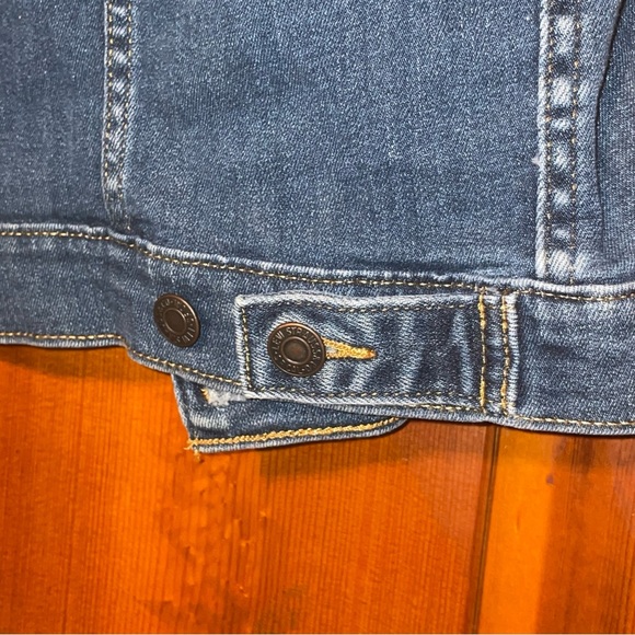 Vintage Levi's Denim Jean Vest Women Sleeveless Jacket - Picture 3 of 4